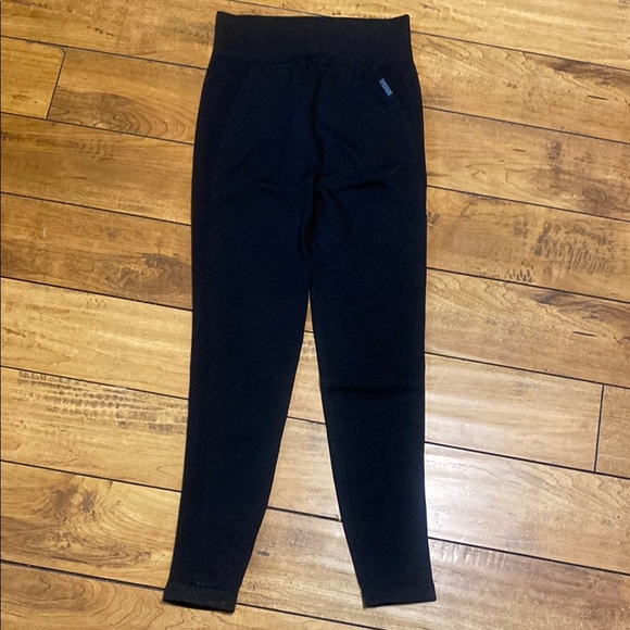 Gymshark Black leggings - Picture 1 of 4